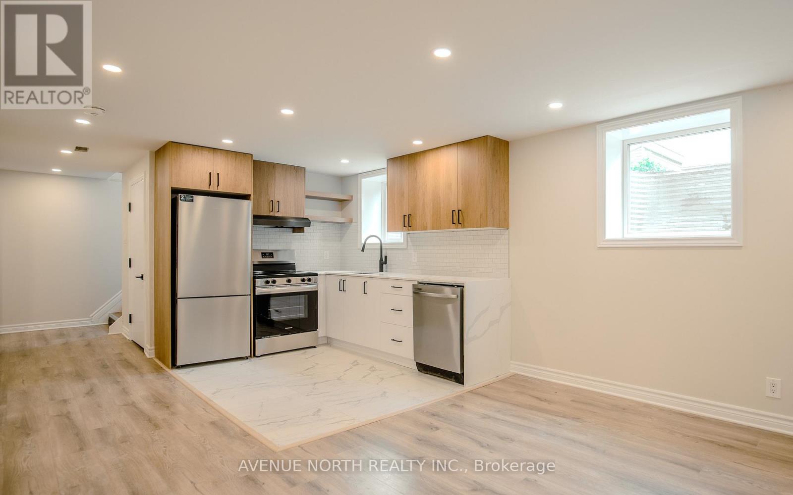 Photo 7 of 882 Balsam Drive, Ottawa ON