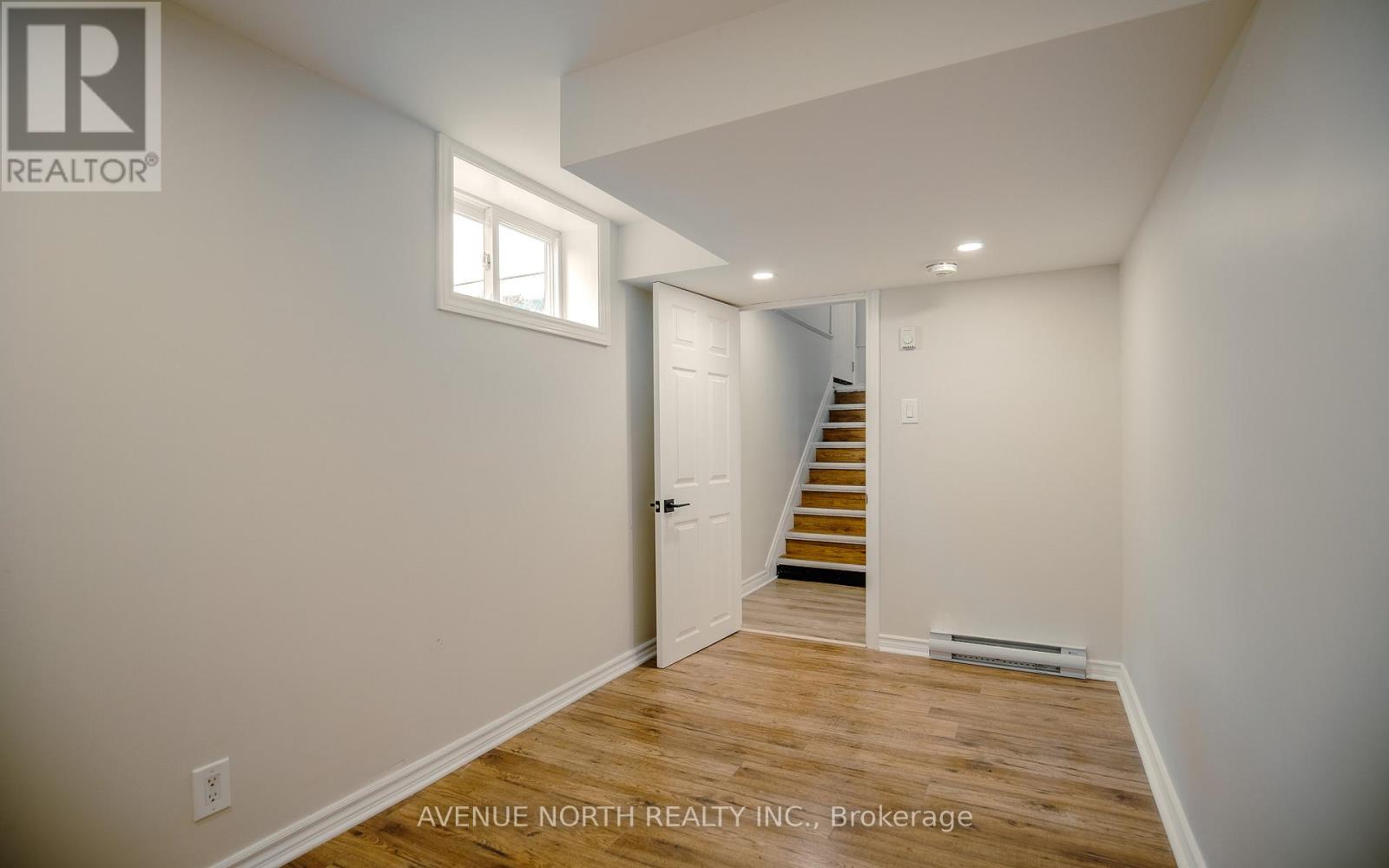 Photo 33 of 882 Balsam Drive, Ottawa ON