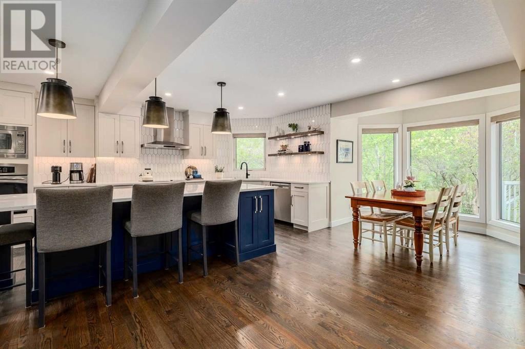 Single Family House for Sale in  Douglasbank Crescent SE Douglasdale/Glen Calgary 