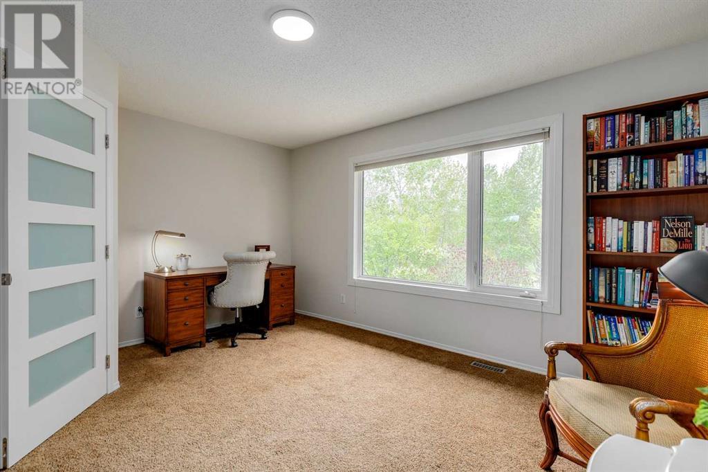 Single Family House for Sale in  Douglasbank Crescent SE Douglasdale/Glen Calgary 