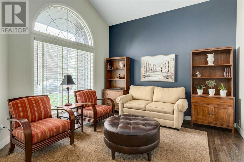 Single Family House for Sale in  Douglasbank Crescent SE Douglasdale/Glen Calgary 