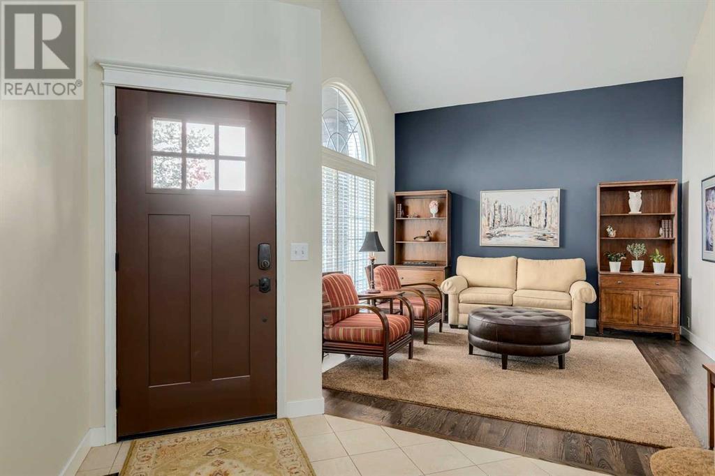 Single Family House for Sale in  Douglasbank Crescent SE Douglasdale/Glen Calgary 