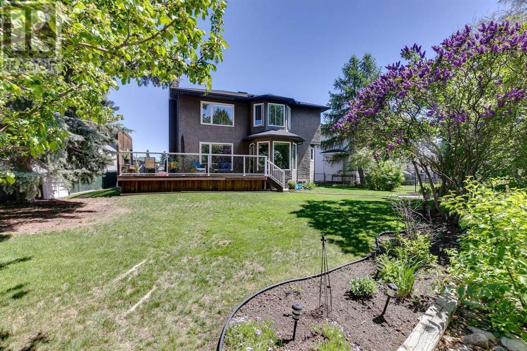 Single Family House for Sale in  Douglasbank Crescent SE Douglasdale/Glen Calgary 