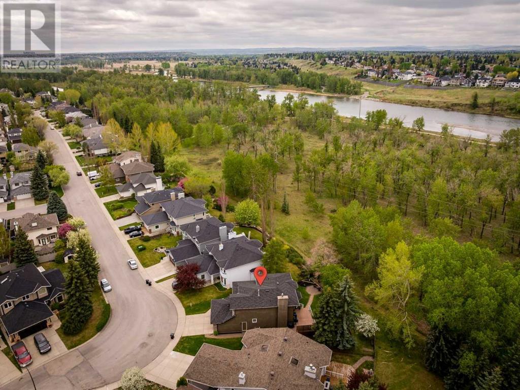 Single Family House for Sale in  Douglasbank Crescent SE Douglasdale/Glen Calgary 