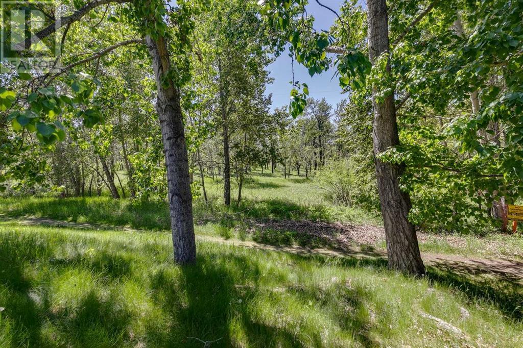 Single Family House for Sale in  Douglasbank Crescent SE Douglasdale/Glen Calgary 
