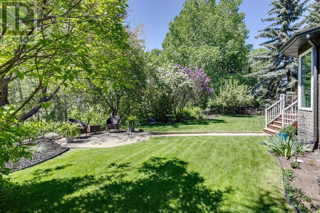 Single Family House for Sale in  Douglasbank Crescent SE Douglasdale/Glen Calgary 