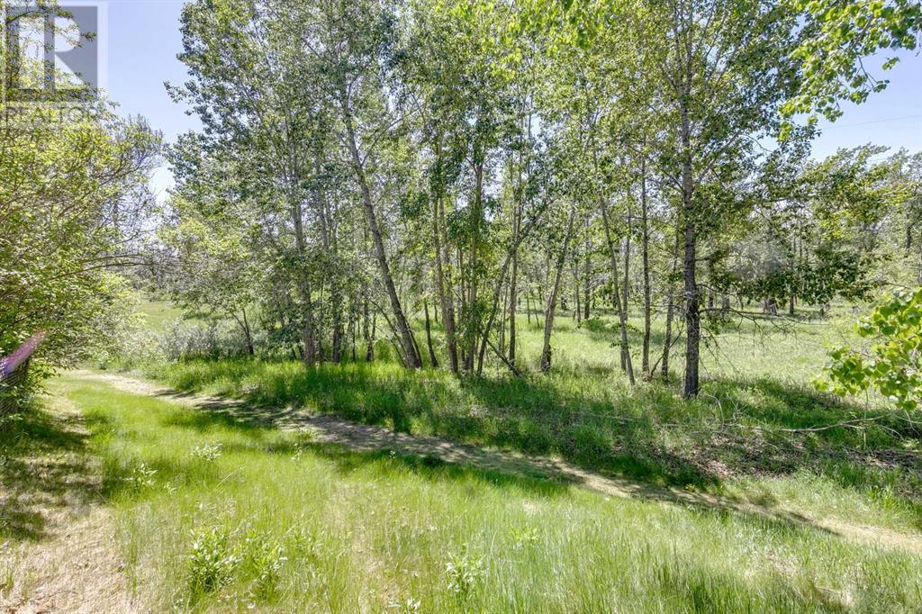 Single Family House for Sale in  Douglasbank Crescent SE Douglasdale/Glen Calgary 