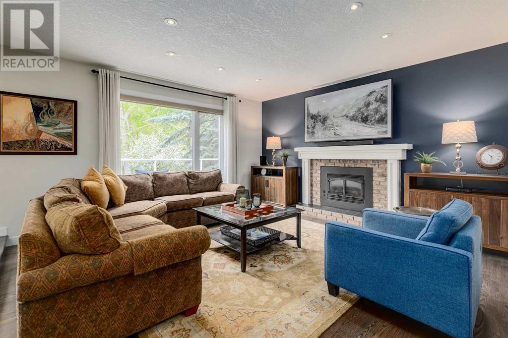 Single Family House for Sale in  Douglasbank Crescent SE Douglasdale/Glen Calgary 