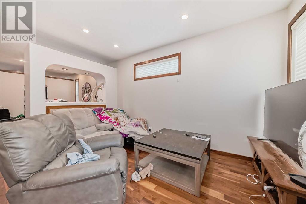 Photo 4 of 4347 2 Street Nw, Calgary AB