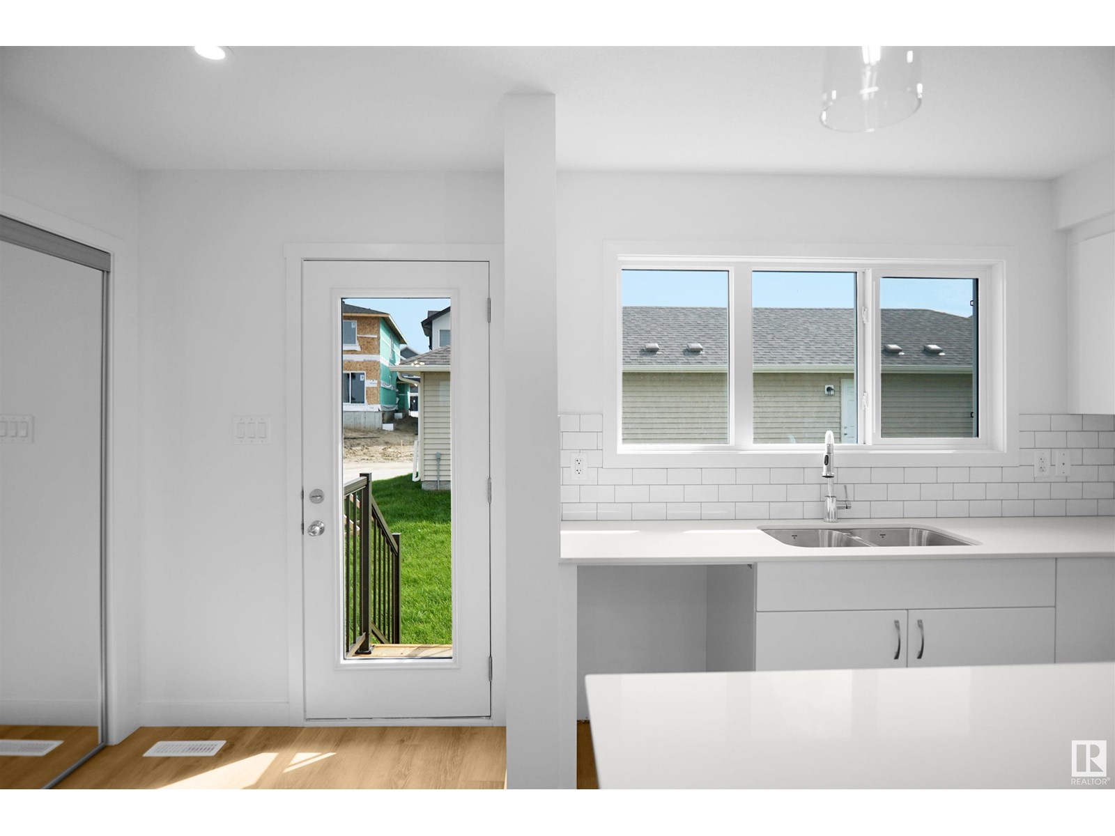 Photo 23 of 19443 22 Av Nw, Edmonton AB