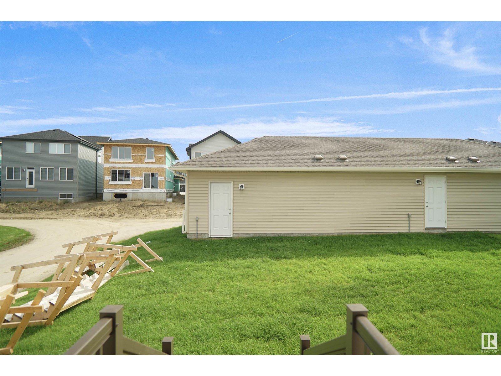 Photo 10 of 19443 22 Av Nw, Edmonton AB