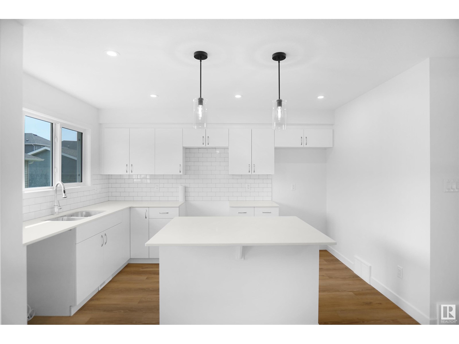 Photo 18 of 19443 22 Av Nw, Edmonton AB