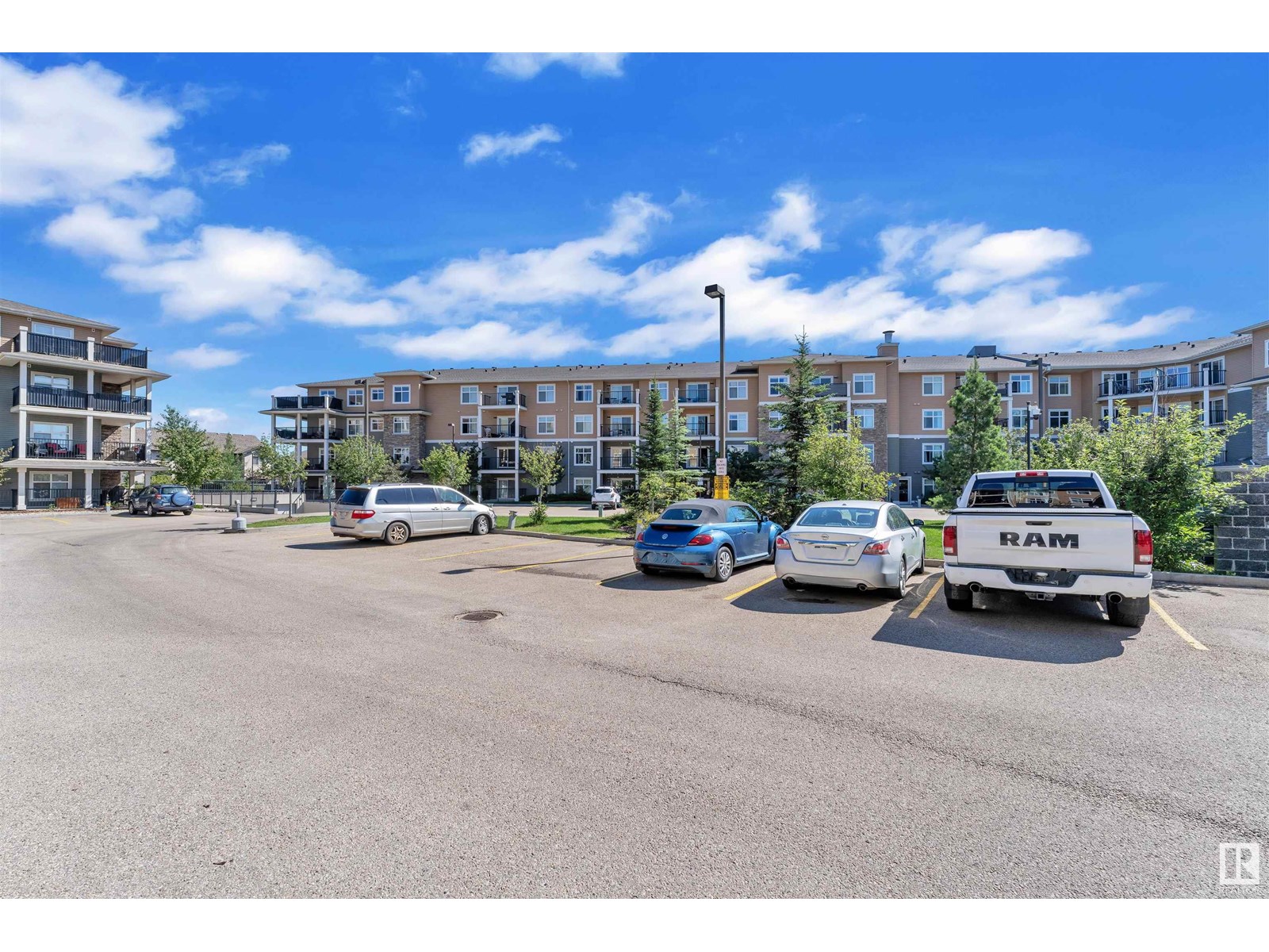 Photo 31 of 228 6076 Schonsee Wy Nw, Edmonton AB
