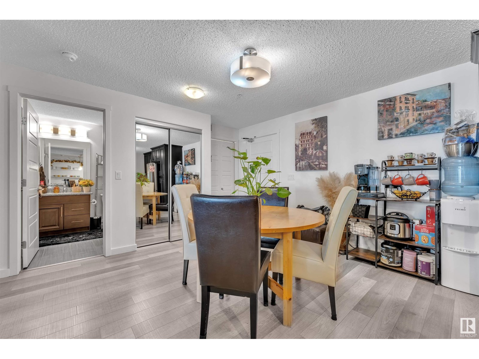 Photo 5 of 228 6076 Schonsee Wy Nw, Edmonton AB