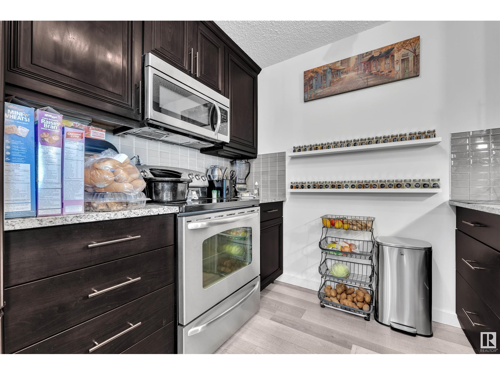 Photo 7 of 228 6076 Schonsee Wy Nw, Edmonton AB