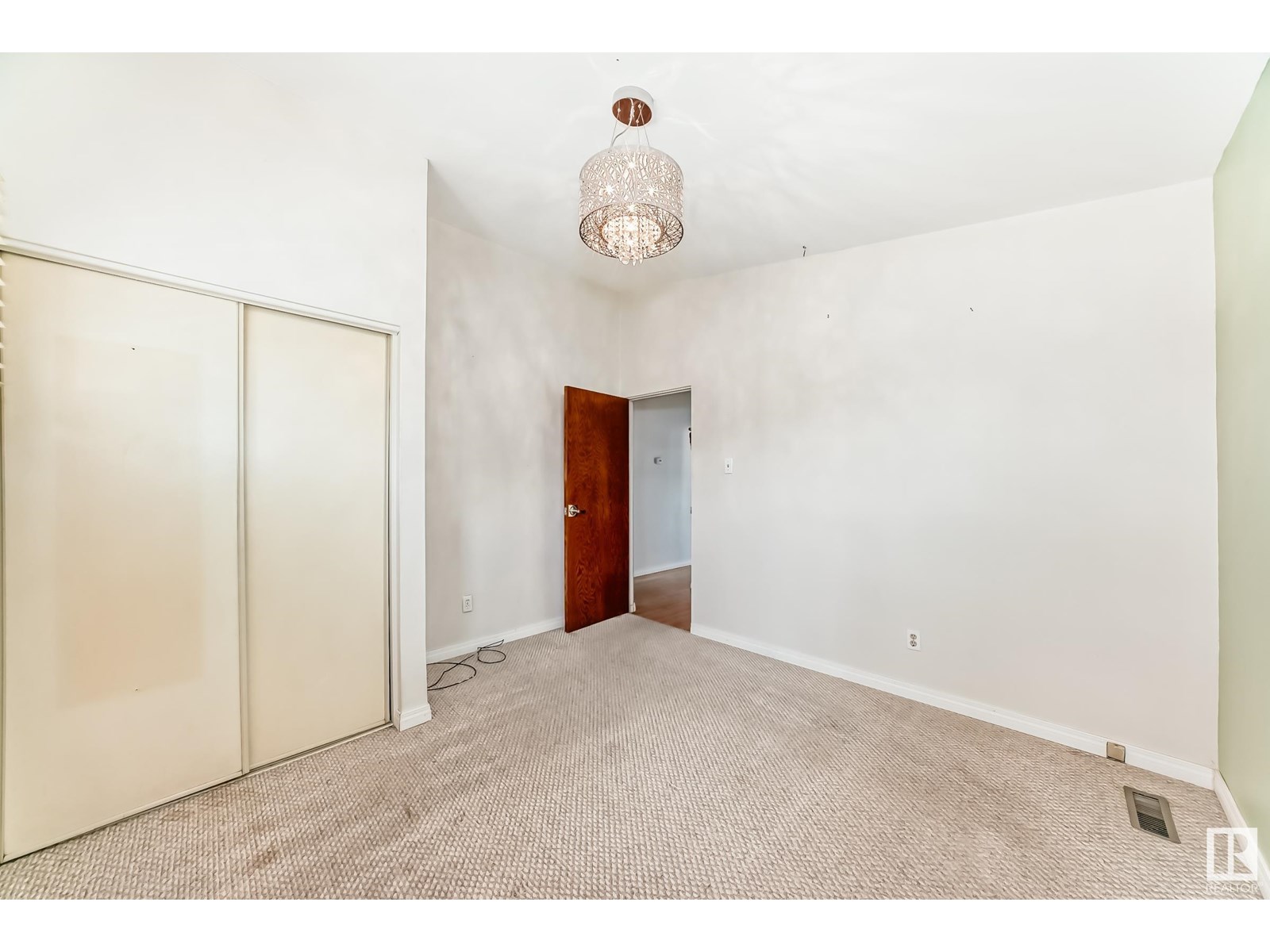 Photo 11 of 10952 157 St Nw, Edmonton AB