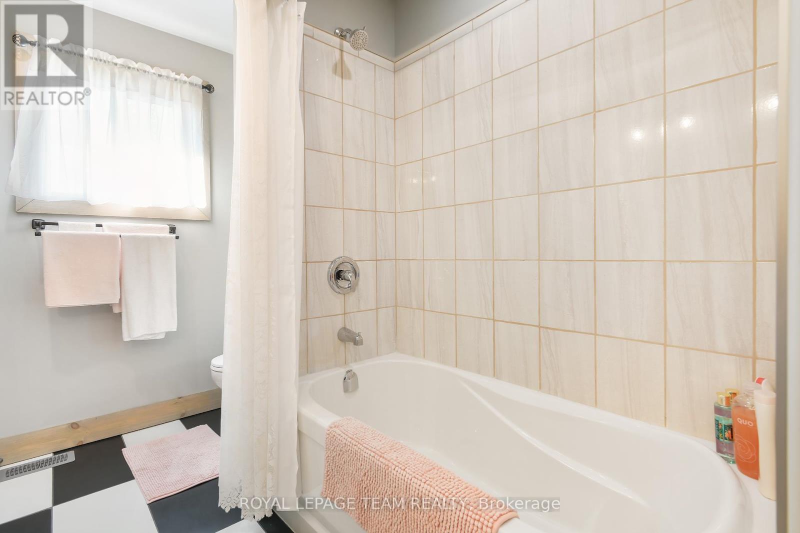 Photo 13 of 1016 Castleford Road, Horton ON