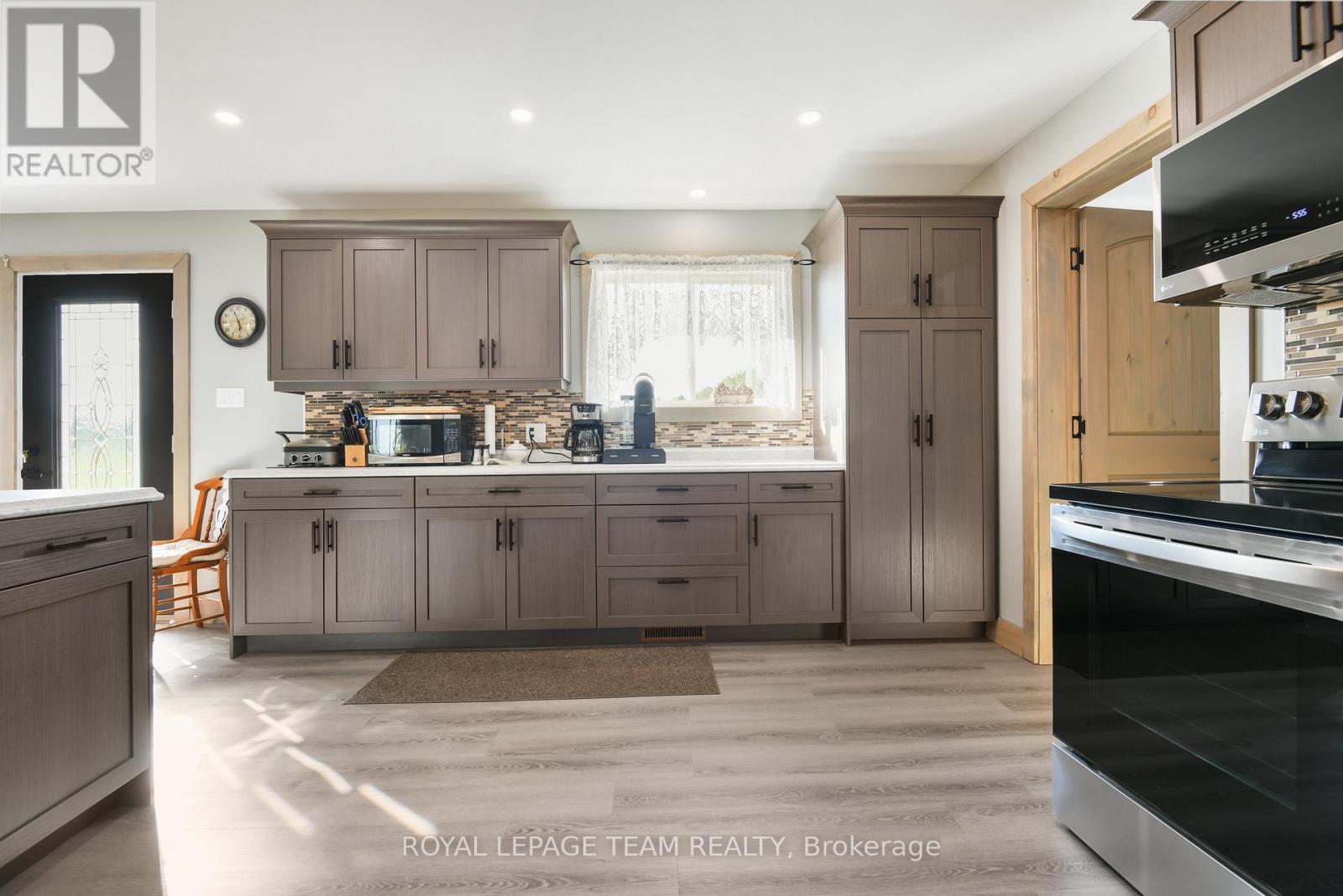 Photo 15 of 1016 Castleford Road, Horton ON