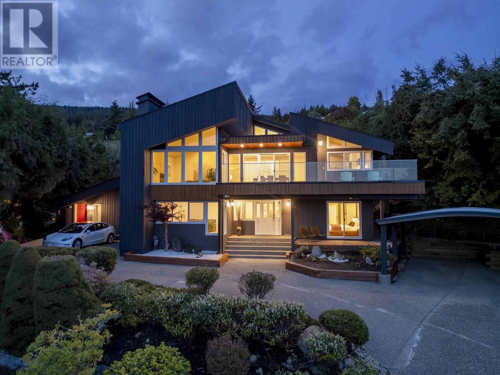 Photo 1 of 1361 Camridge Road, West Vancouver BC