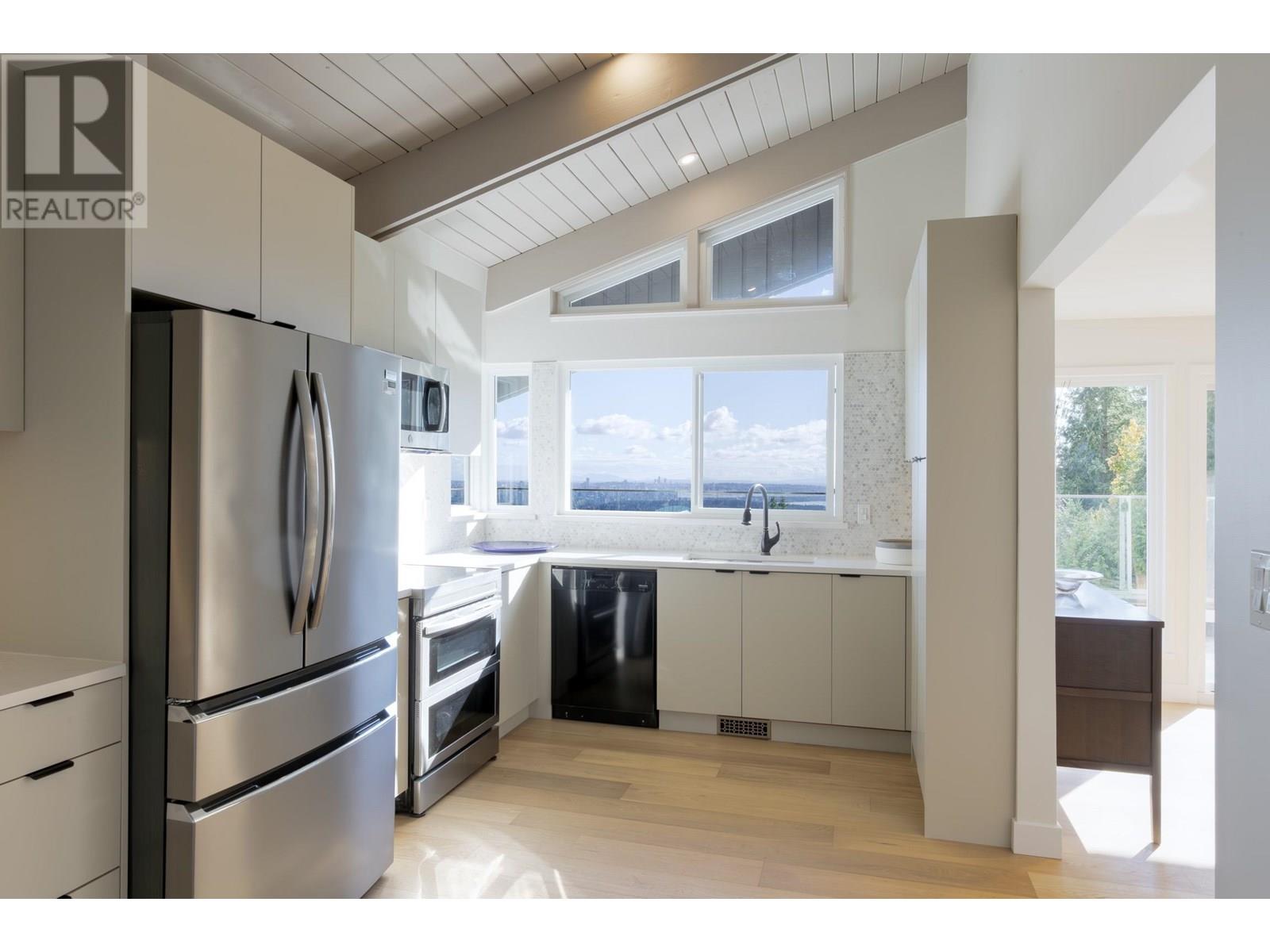 Photo 19 of 1361 Camridge Road, West Vancouver BC