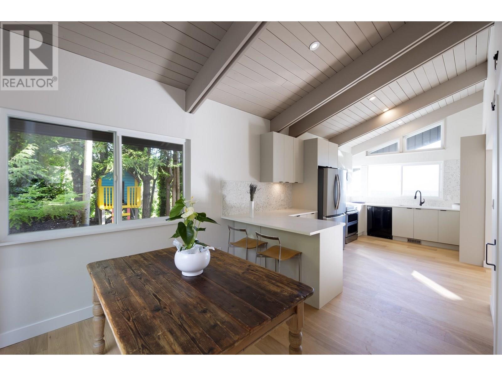 Photo 20 of 1361 Camridge Road, West Vancouver BC