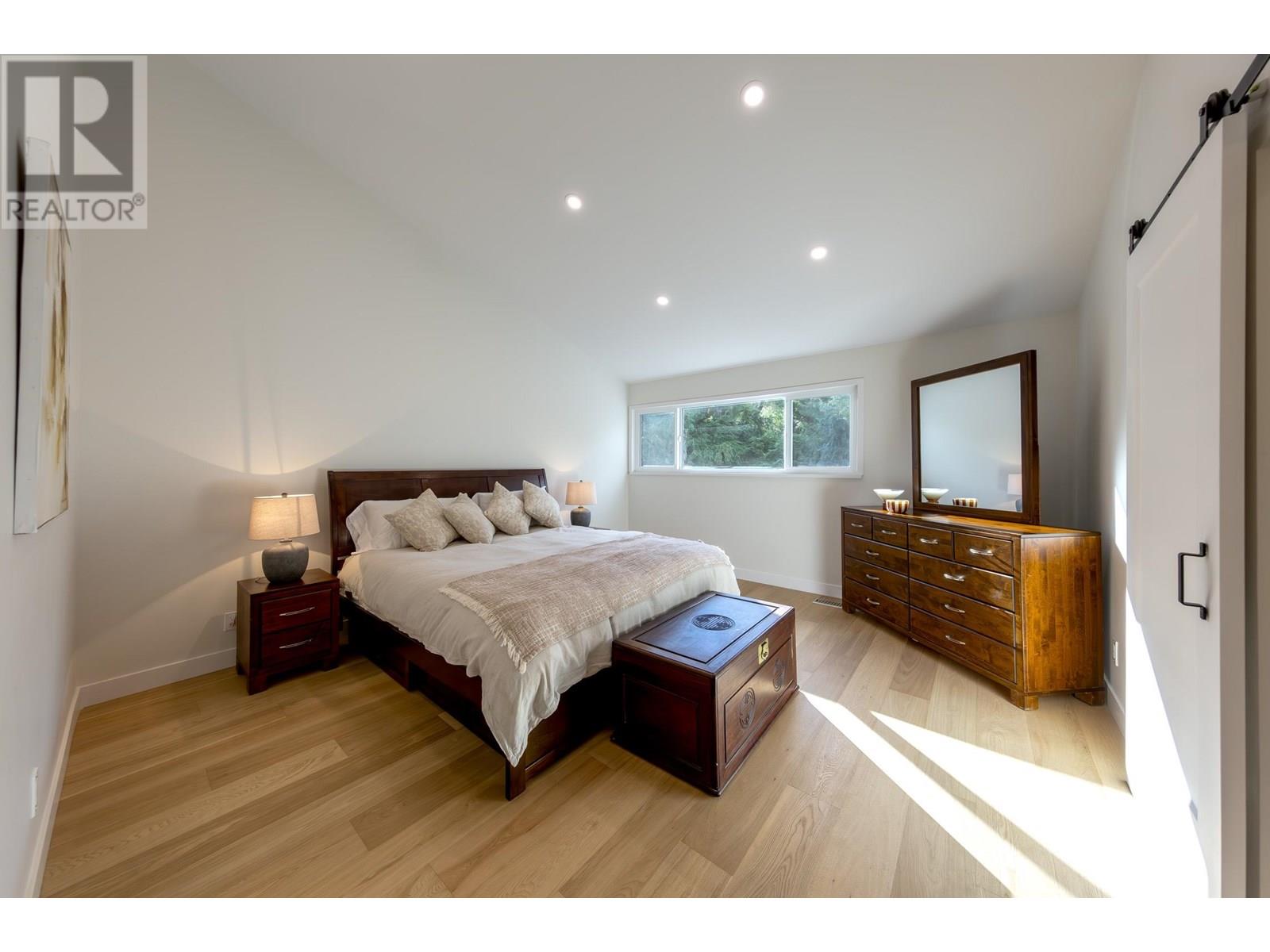 Photo 21 of 1361 Camridge Road, West Vancouver BC