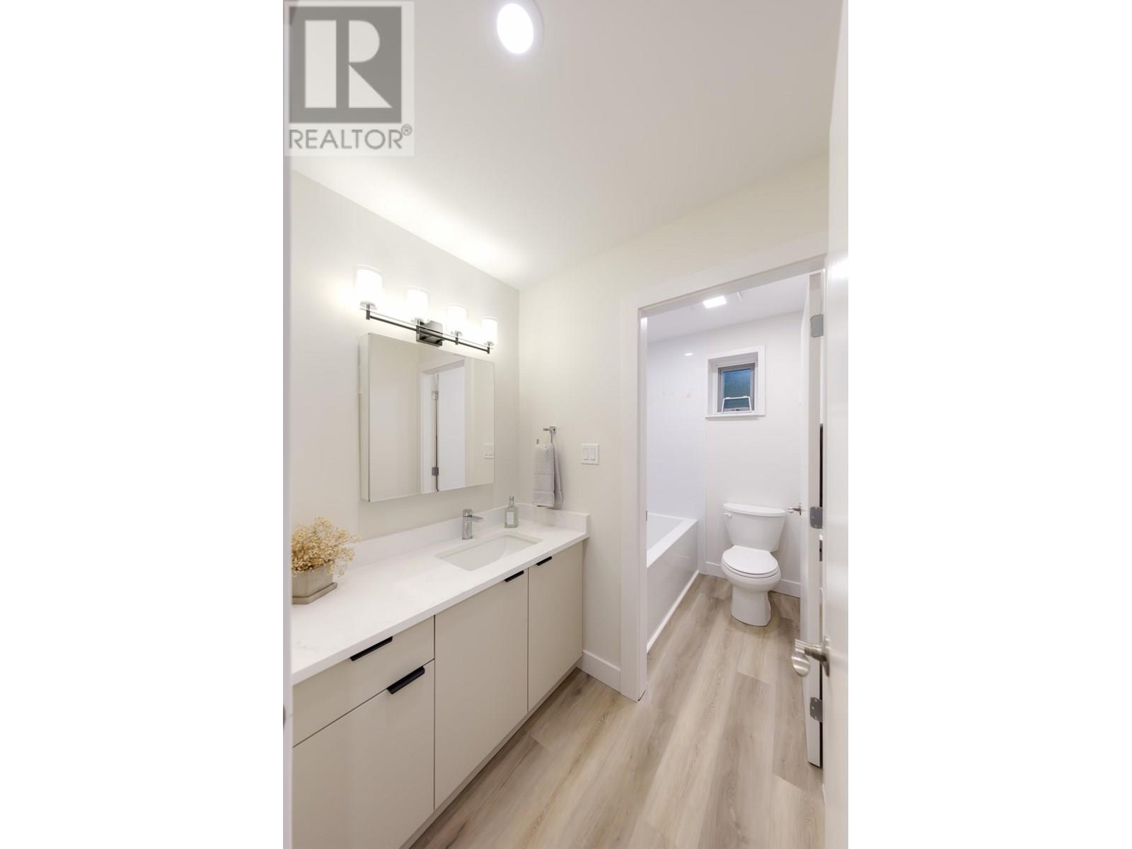 Photo 33 of 1361 Camridge Road, West Vancouver BC