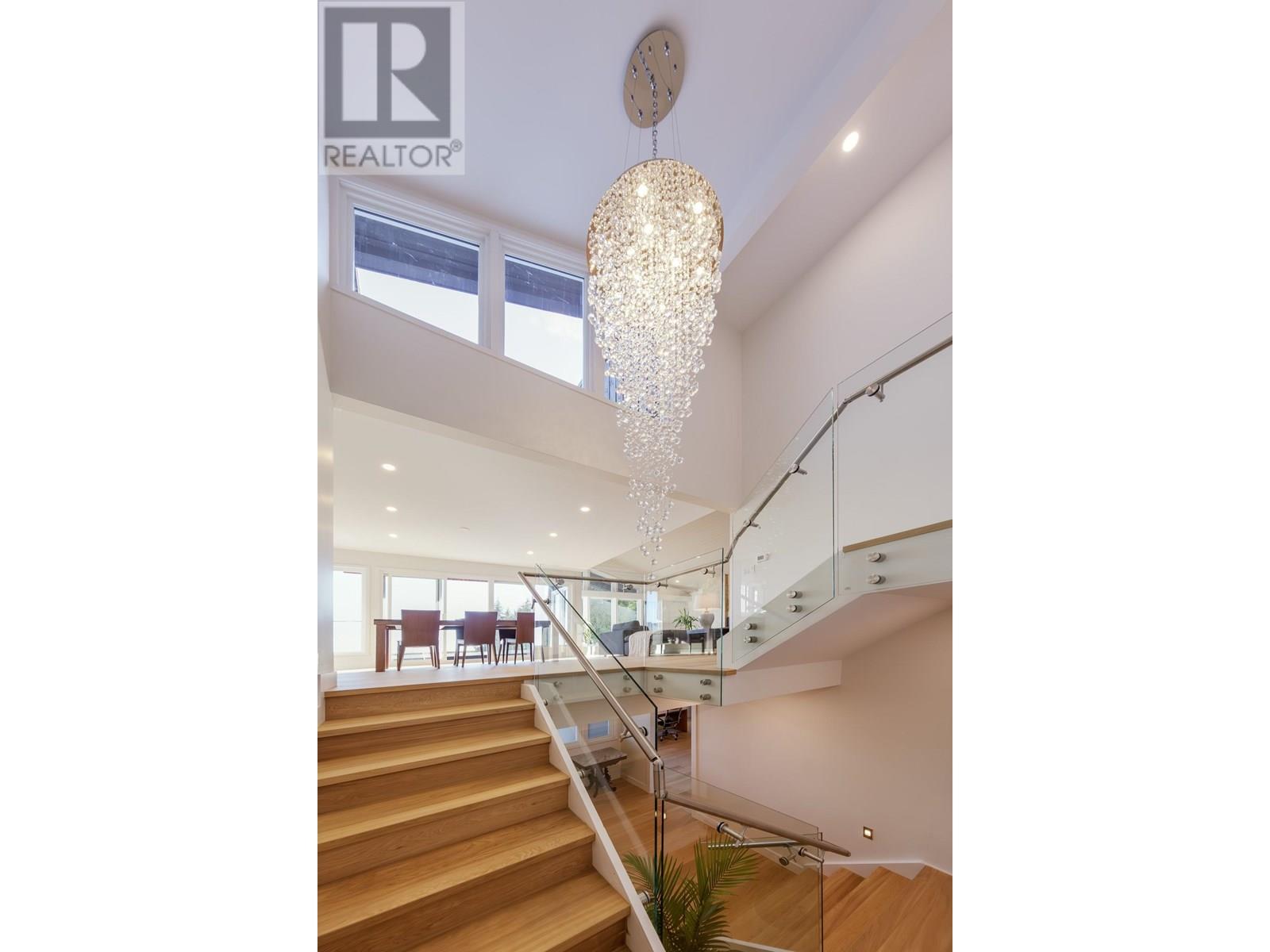 Photo 8 of 1361 Camridge Road, West Vancouver BC