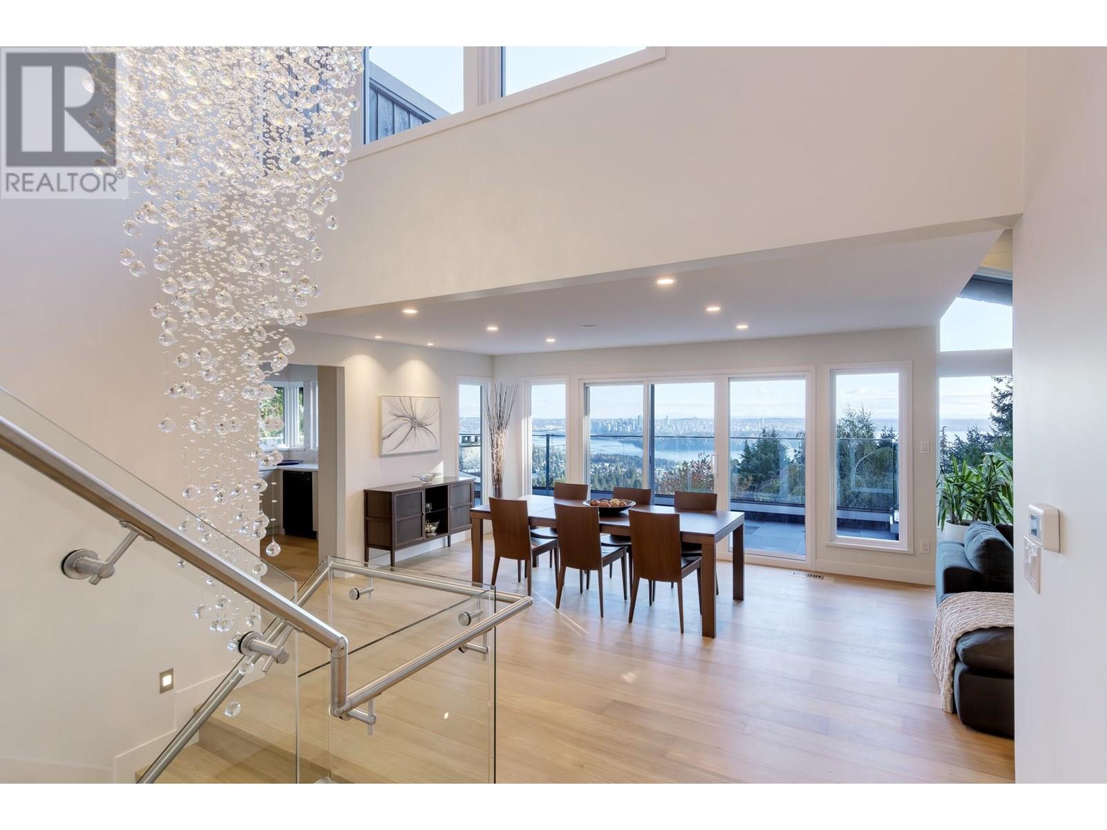 Photo 9 of 1361 Camridge Road, West Vancouver BC