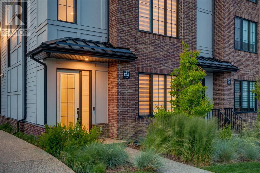 Single Family House for Sale in  Discovery Drive SW Discovery Ridge Calgary 