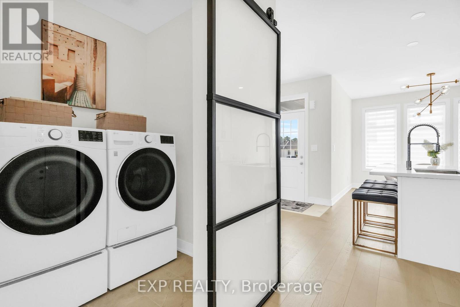 Photo 16 of 10 Palmira Drive, Georgina ON