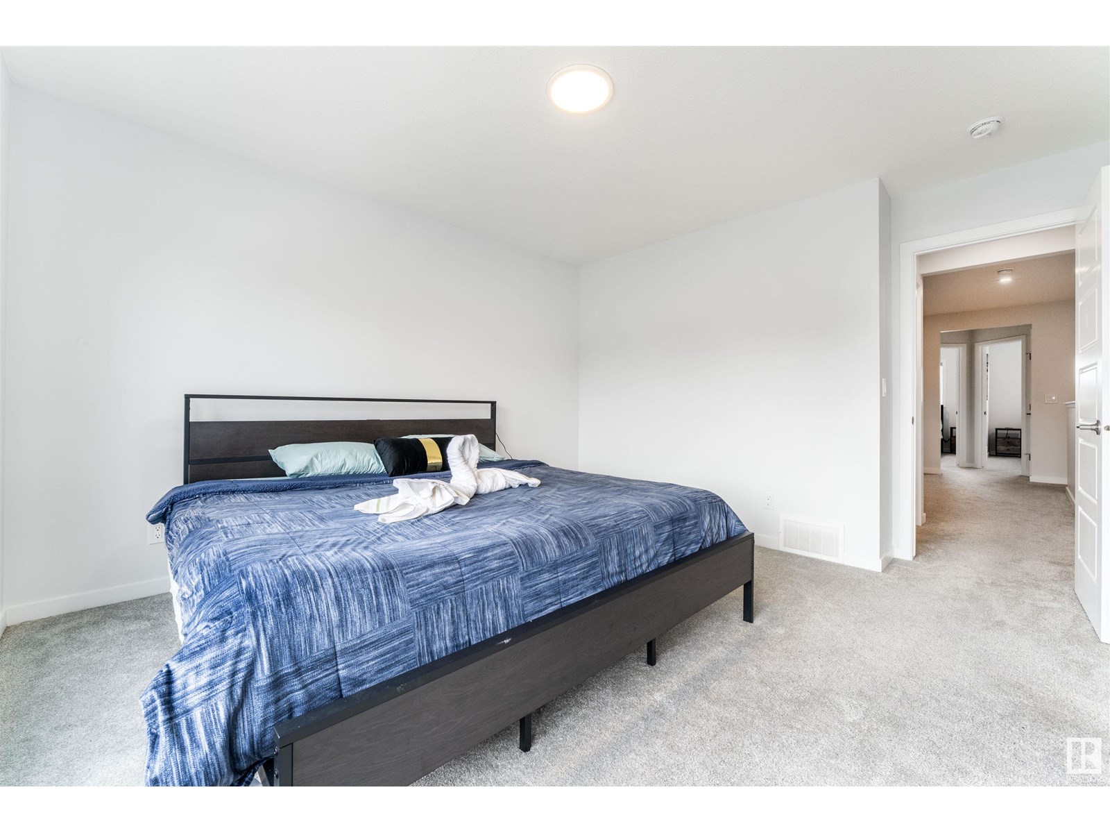 Photo 16 of 9912 226 St Nw, Edmonton AB