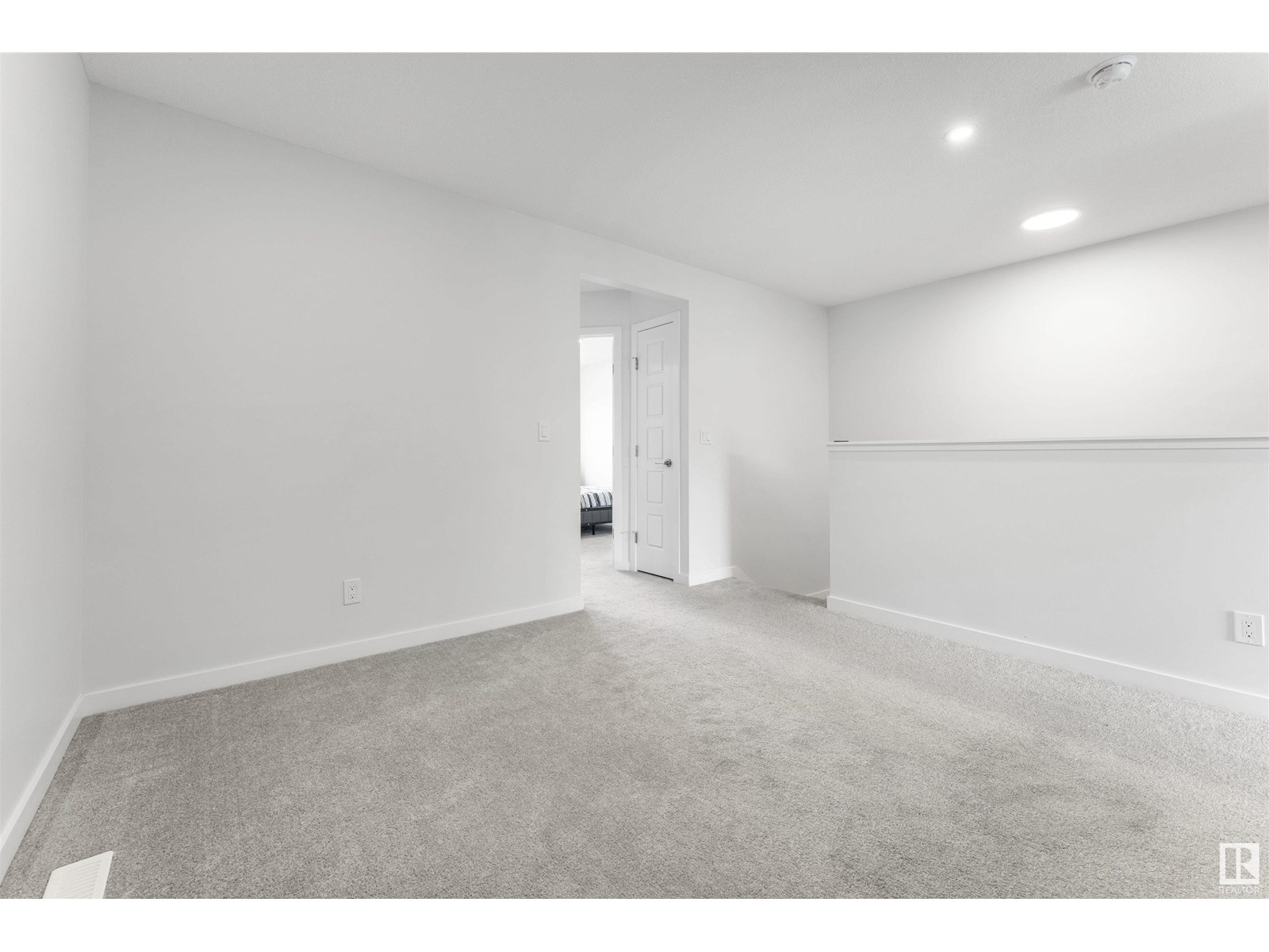 Photo 22 of 9912 226 St Nw, Edmonton AB