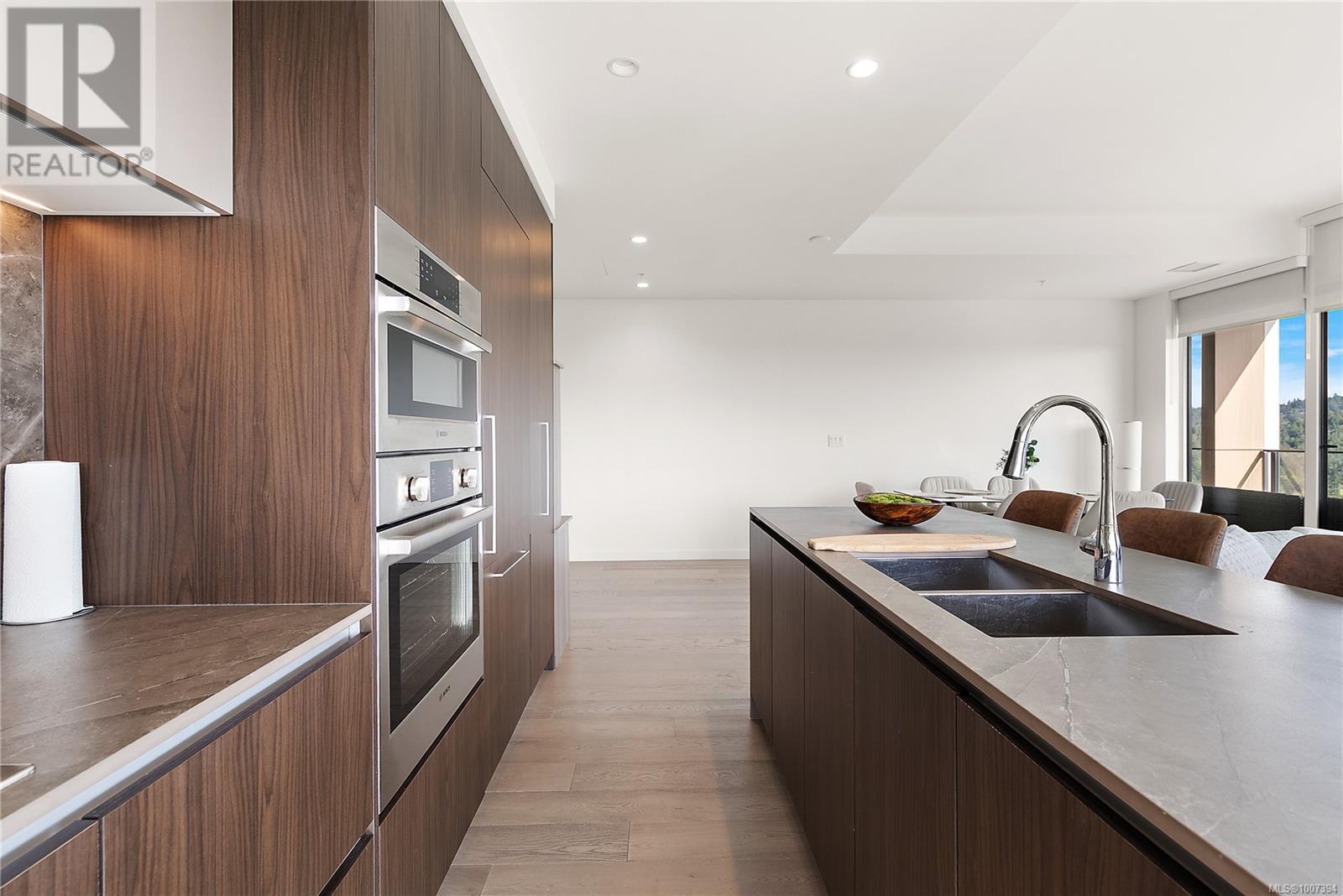 1402 2000 Hannington Road, Langford