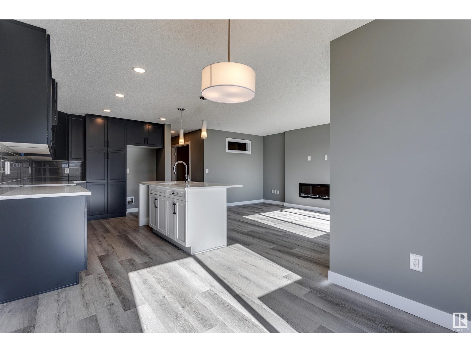 Photo 10 of 7122 52 Av, Beaumont AB