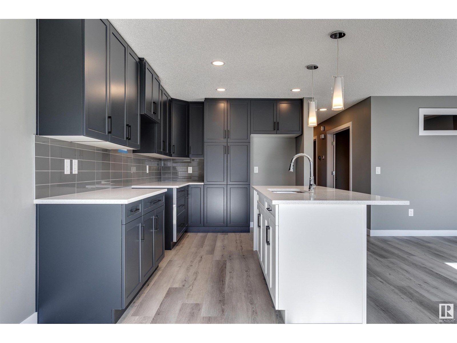 Photo 12 of 7122 52 Av, Beaumont AB