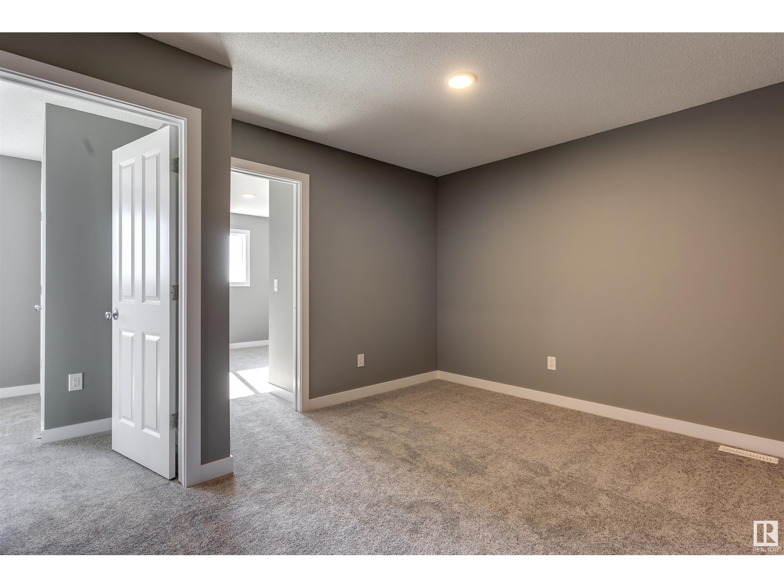Photo 16 of 7122 52 Av, Beaumont AB