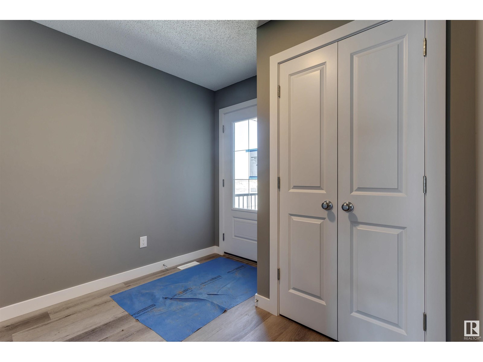 Photo 3 of 7122 52 Av, Beaumont AB