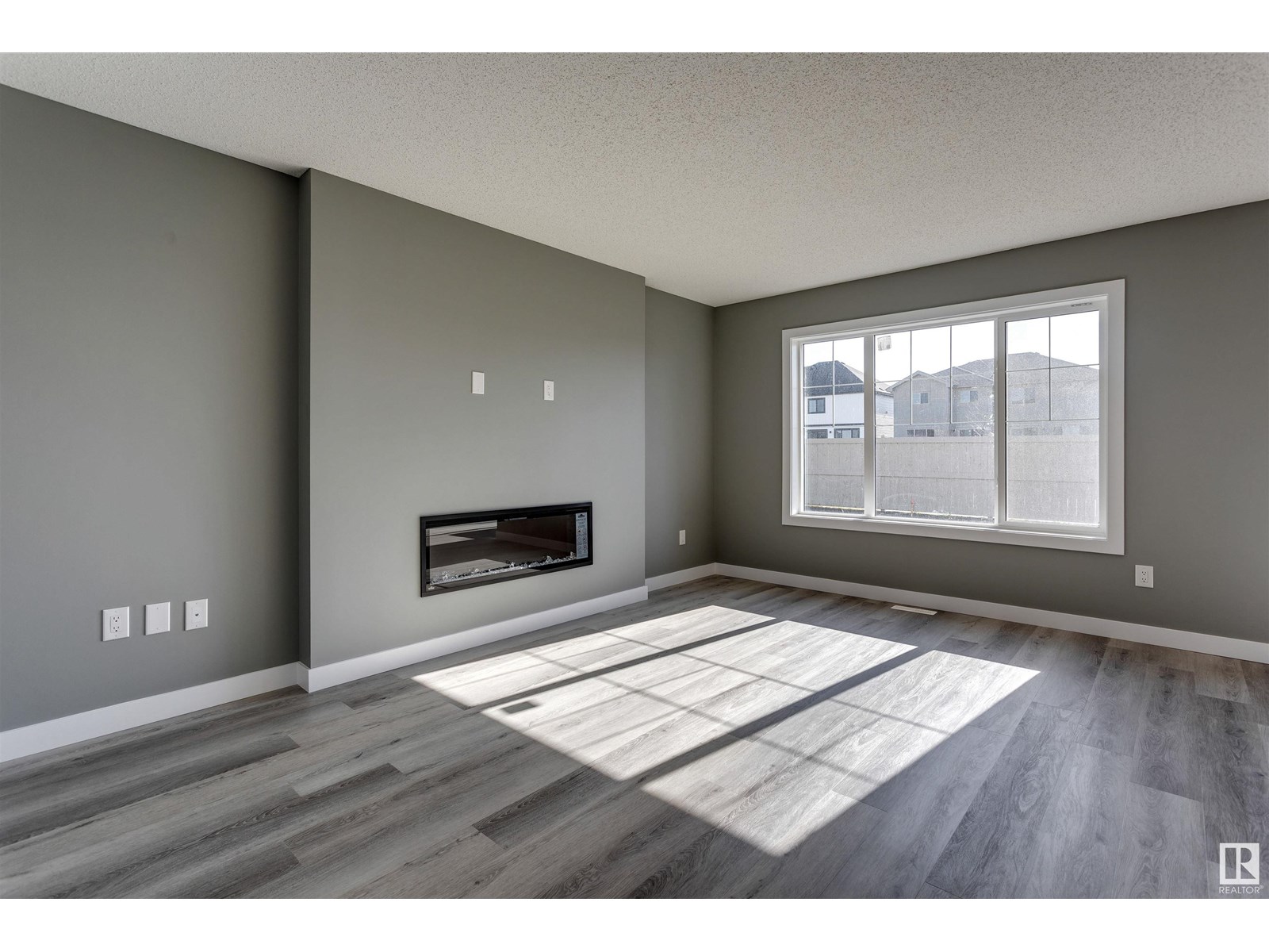 Photo 5 of 7122 52 Av, Beaumont AB