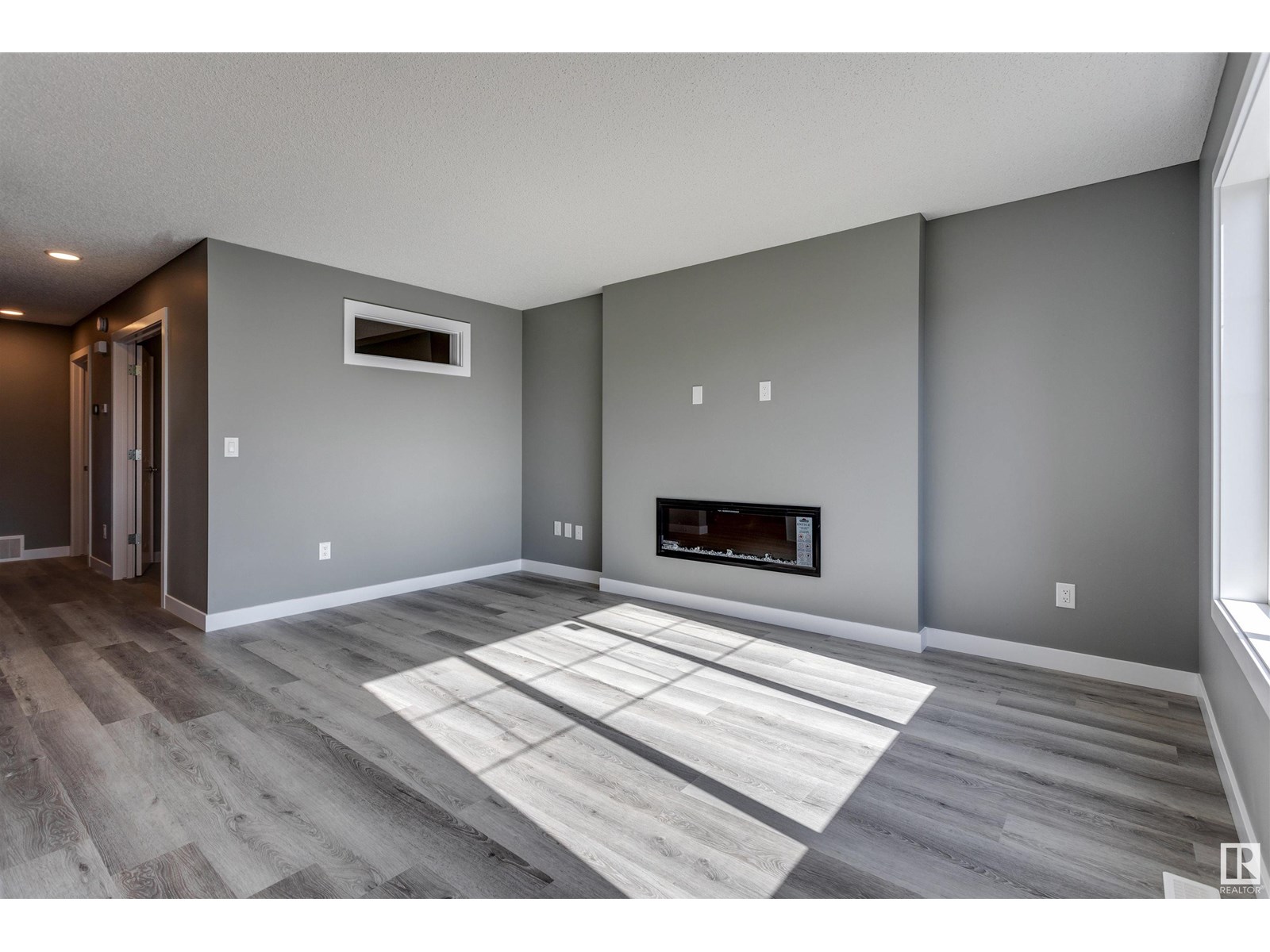 Photo 8 of 7122 52 Av, Beaumont AB