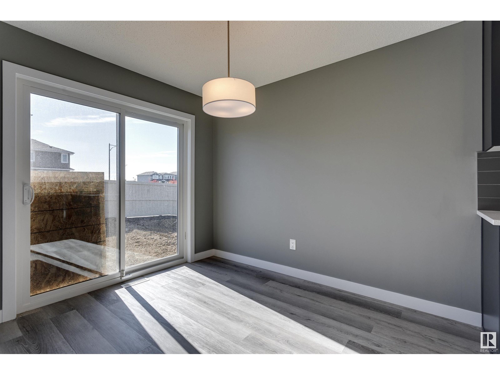 Photo 9 of 7122 52 Av, Beaumont AB