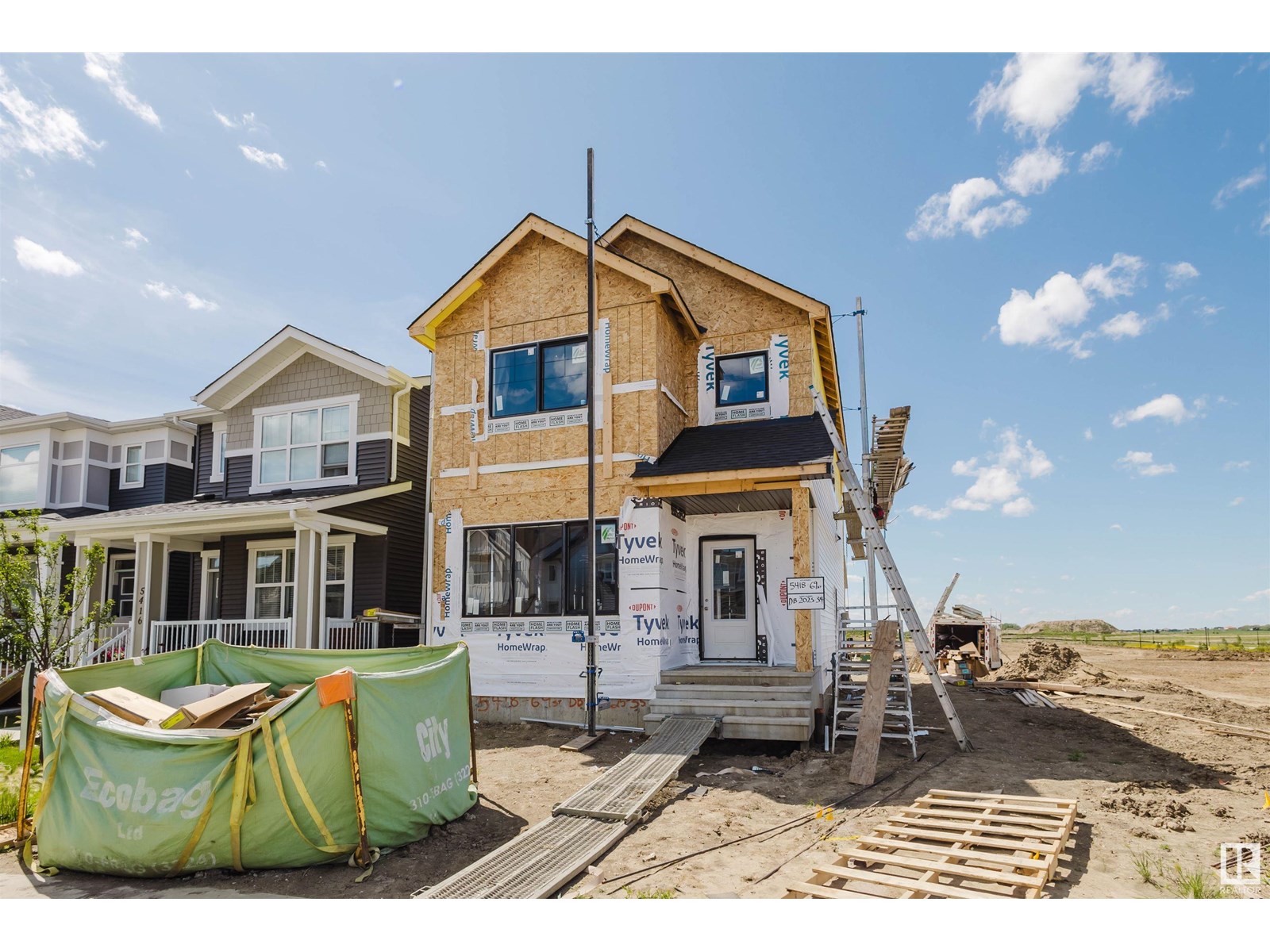 Photo 4 of 5418 69 St, Beaumont AB