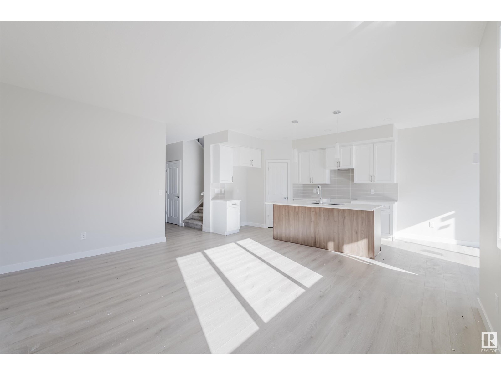 Photo 10 of 5107 71 St, Beaumont AB
