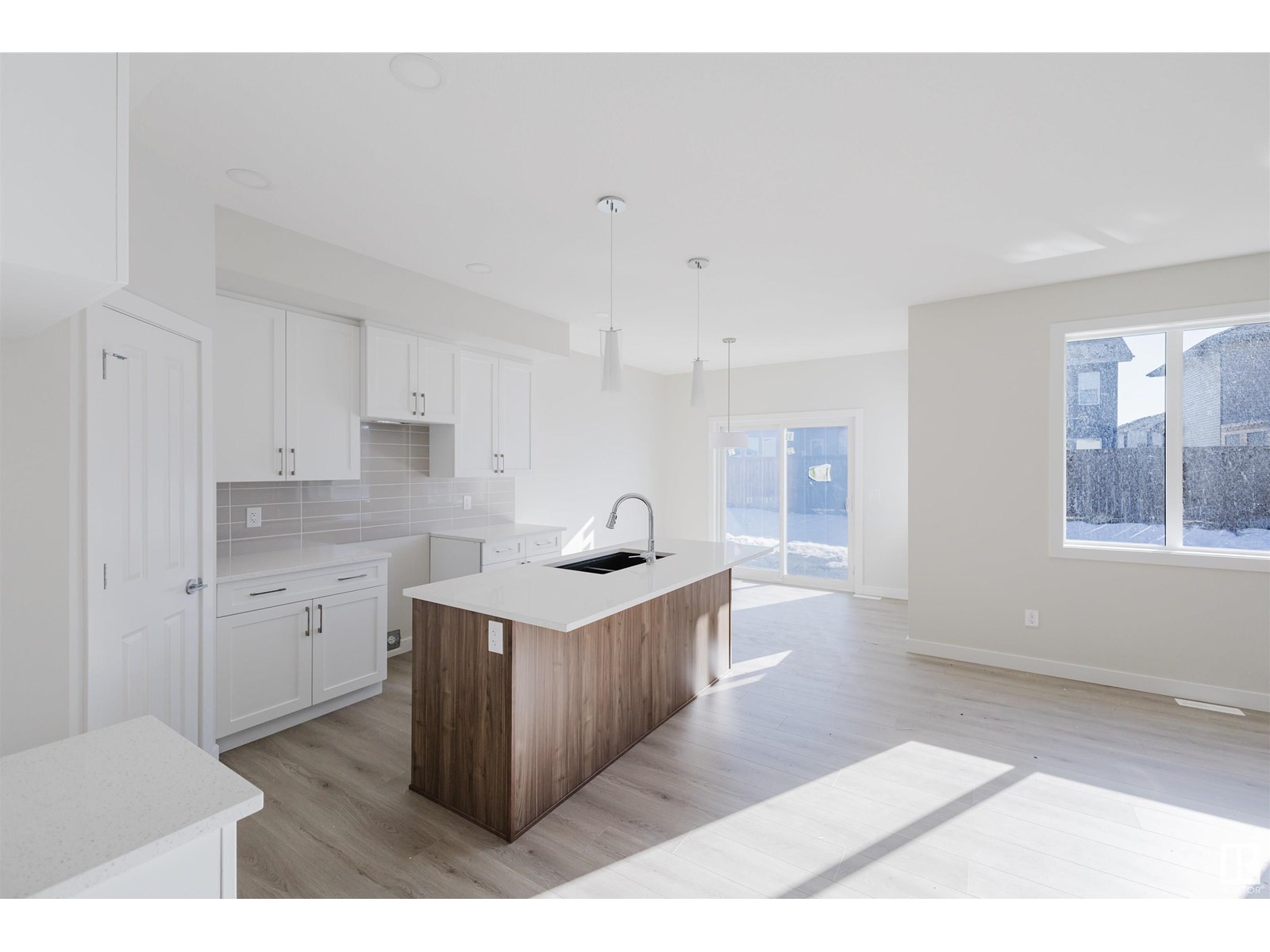 Photo 14 of 5107 71 St, Beaumont AB