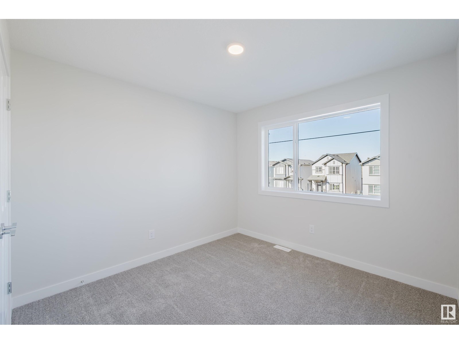 Photo 36 of 5107 71 St, Beaumont AB