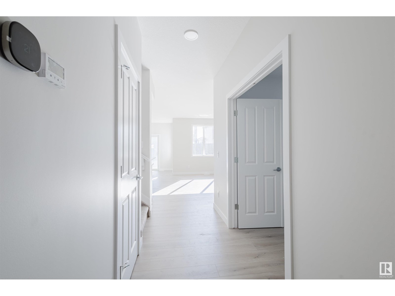 Photo 5 of 5107 71 St, Beaumont AB