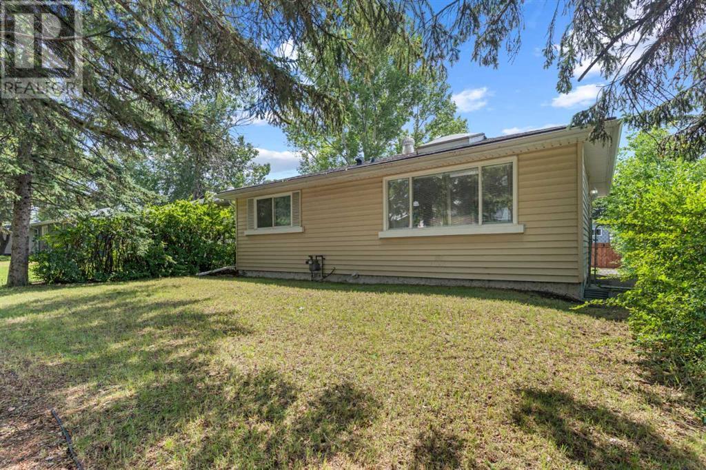 Single Family House Bi-level for Sale in  A Avenue SE Dover Calgary 