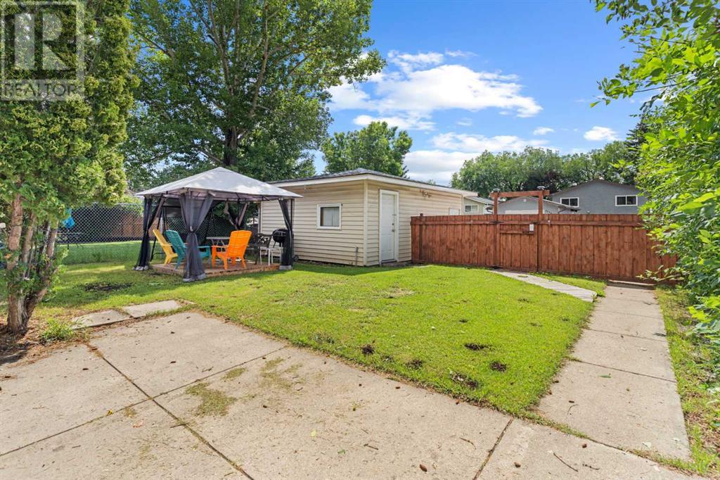 Single Family House Bi-level for Sale in  A Avenue SE Dover Calgary 