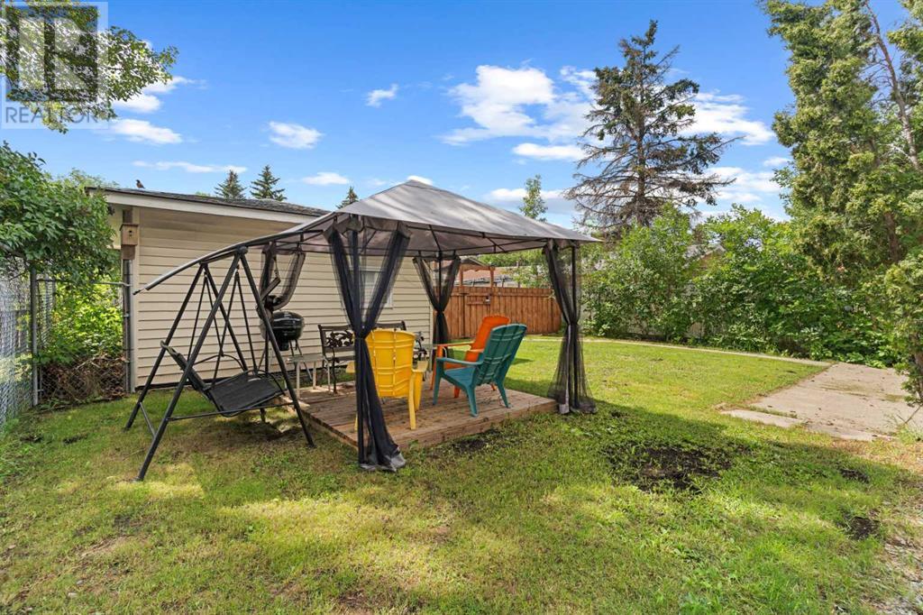 Single Family House Bi-level for Sale in  A Avenue SE Dover Calgary 