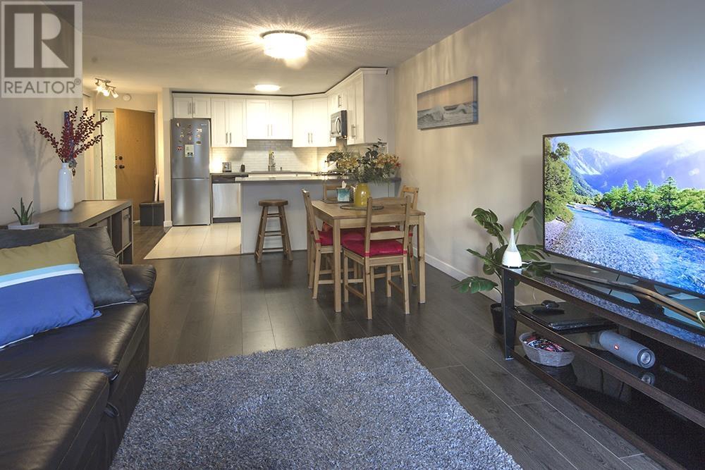 Photo 12 of 106 6651 Minoru Boulevard, Richmond BC